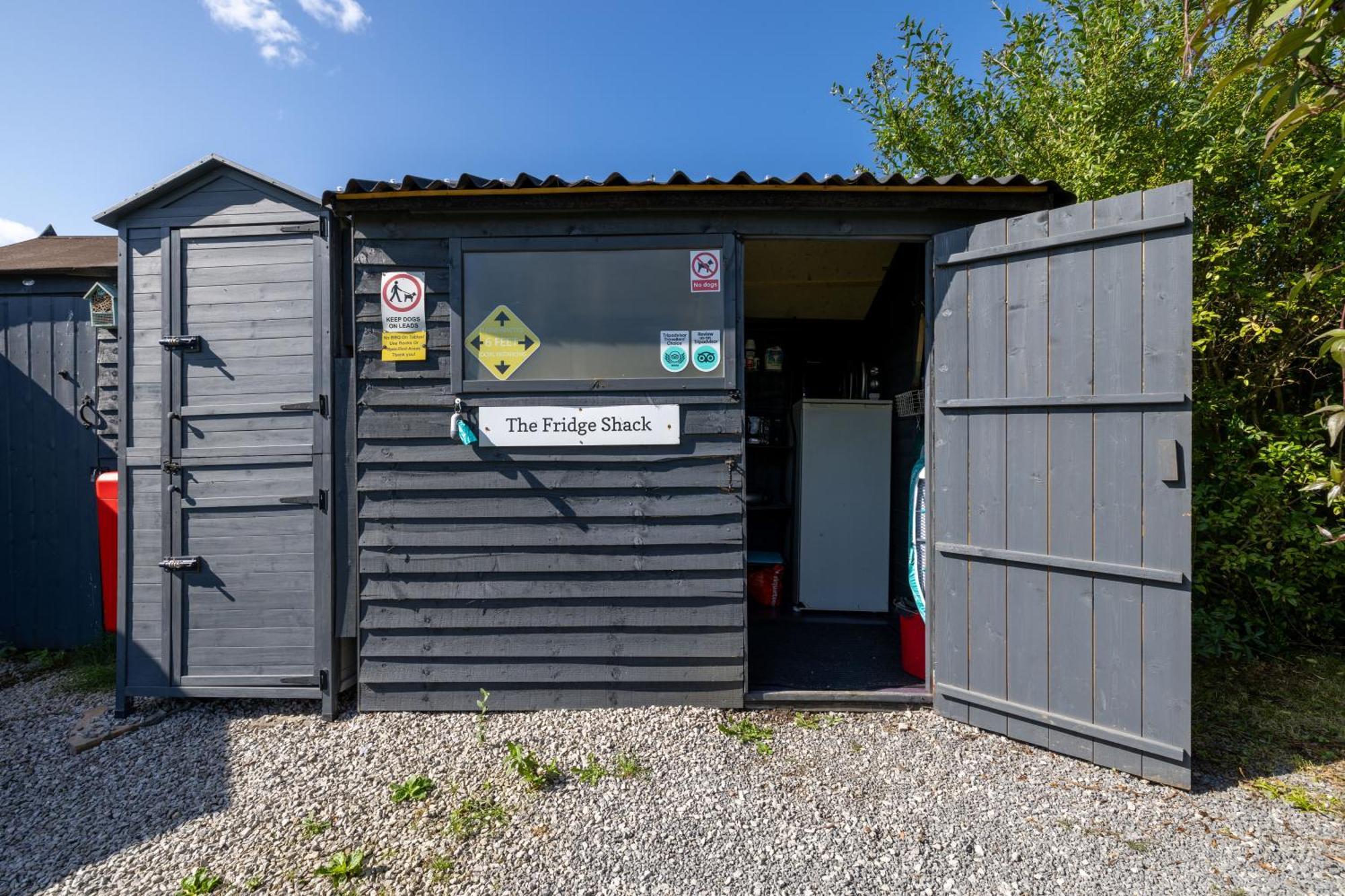 The Little Hide - Adult Only Camping Pods Wigginton  Exterior foto