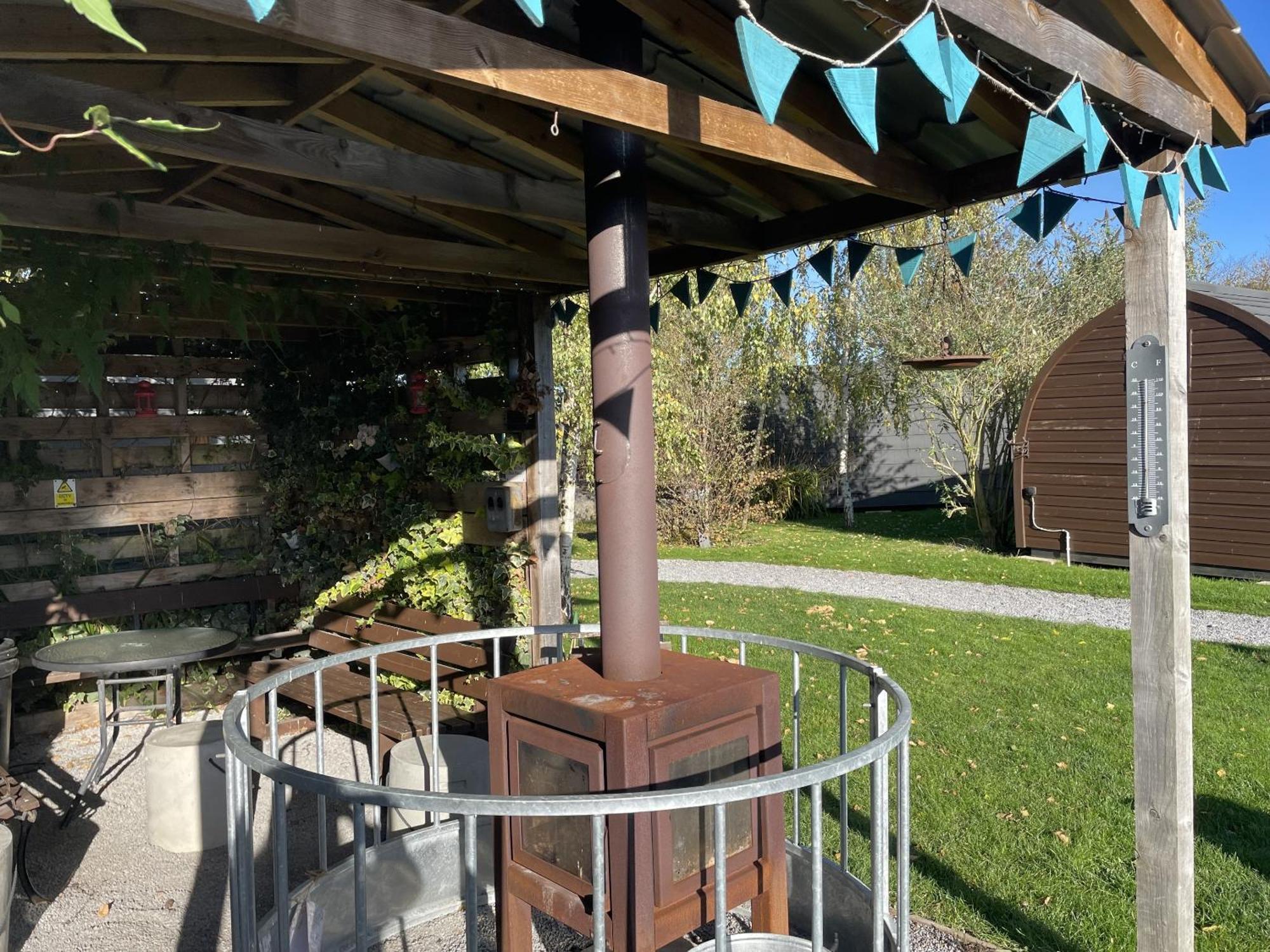 The Little Hide - Adult Only Camping Pods Wigginton  Exterior foto